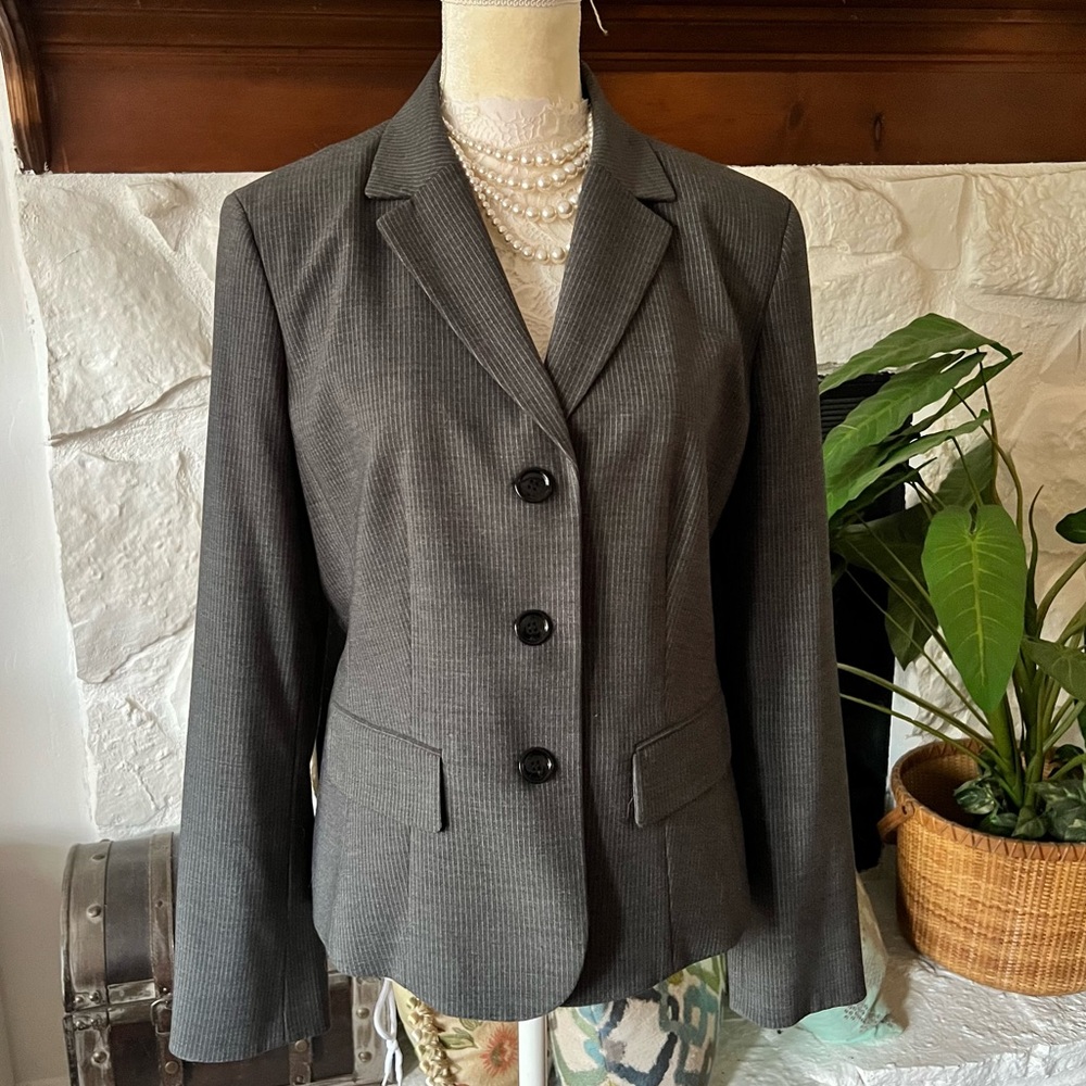 Jones Wear Blazer Jacket Charcoal Pinstriped Size 10 - Picture 2 of 10